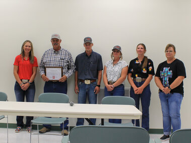 Gudmundsen Sandhills Laboratory ranch crew accepting award